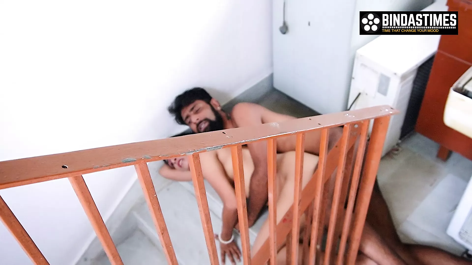 Washing Machine Service Boy Fucks with Desi Bhabhi in the Staircase while H...