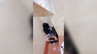 Students caught fucking hard in the school bathroom and he cums in her mouth ( INCREDIBLE AMATEUR VIDEO )