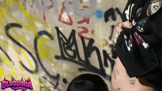 In the early hours of the morning in São Paulo, anything can happen. This time I was lucky; I picked up a hot young girl who gave me a blowjob in a public place.
